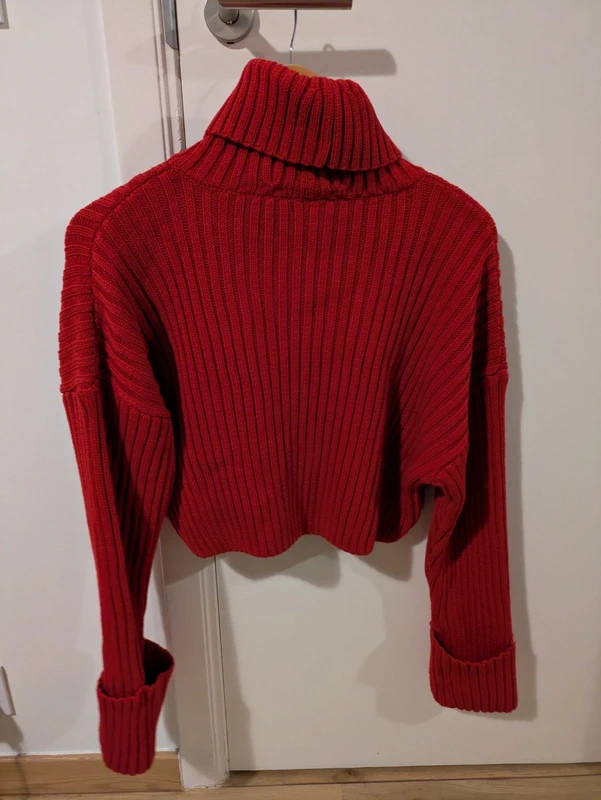Pull rouge col roulé