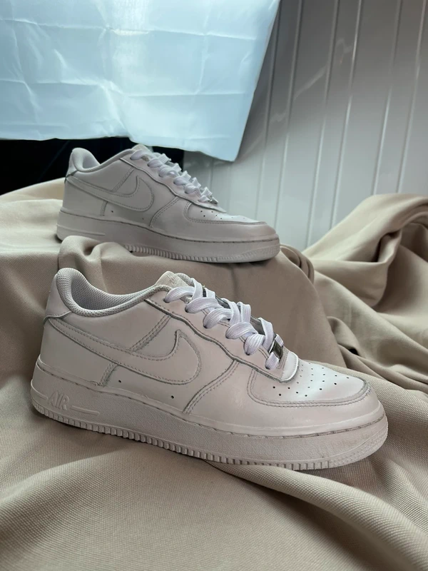 Nike Air Force 1 White